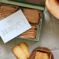 Boite de langues de chat pâtissières